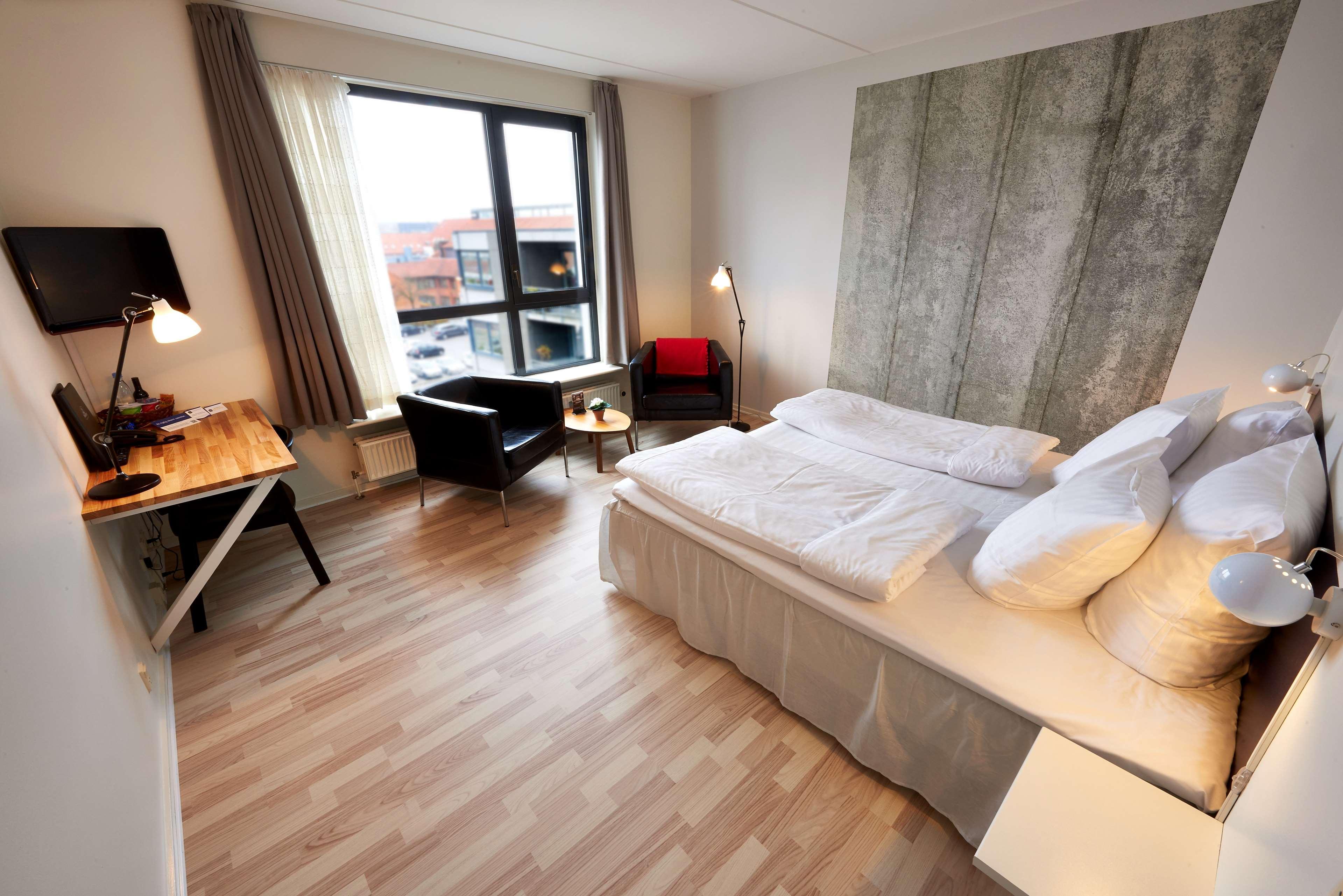 Western Royal Hotell 4*